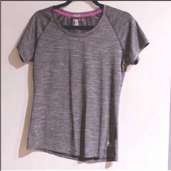 REEBOK Performance Top…Grey & Pink!!! - Picture 7 of 10